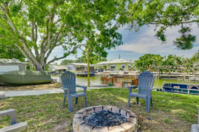 Waterfront Okeechobee Getaway with Backyard Dock!